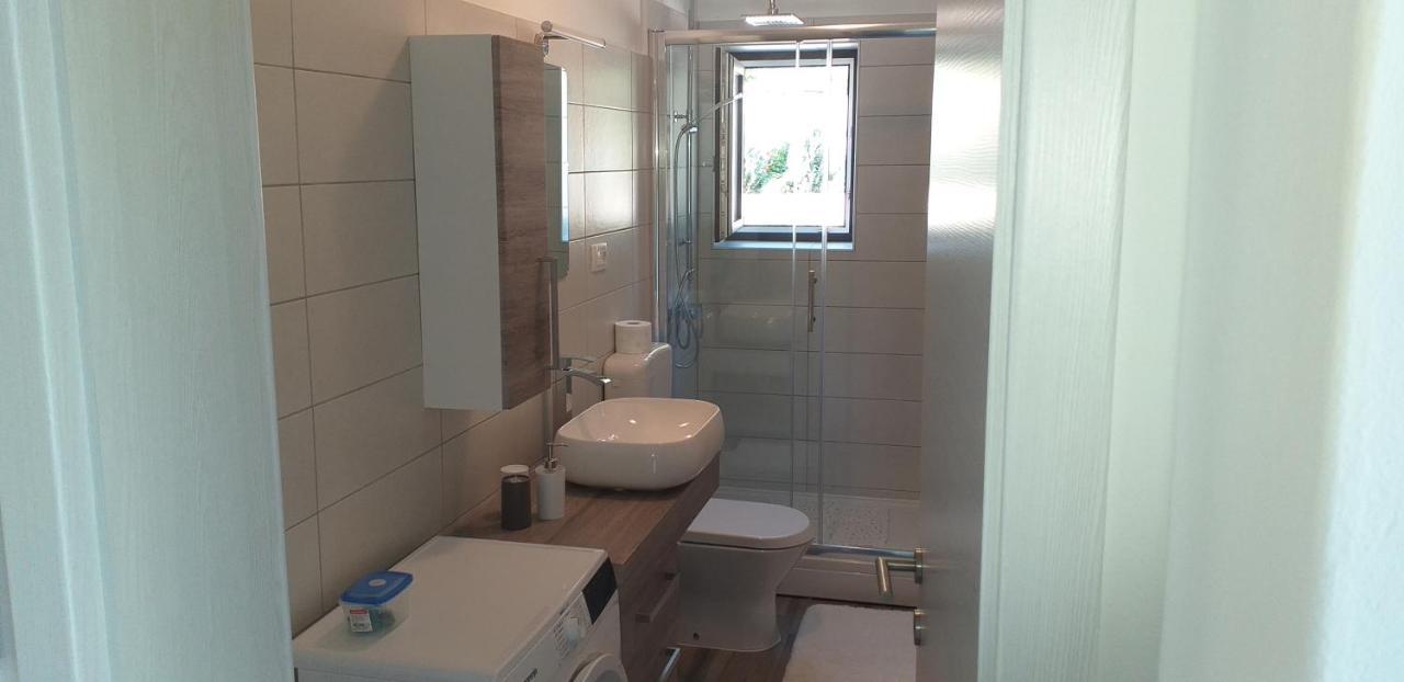 Holiday Apartments Cecilija ซูเปทาร์สกา ดรากา ภายนอก รูปภาพ