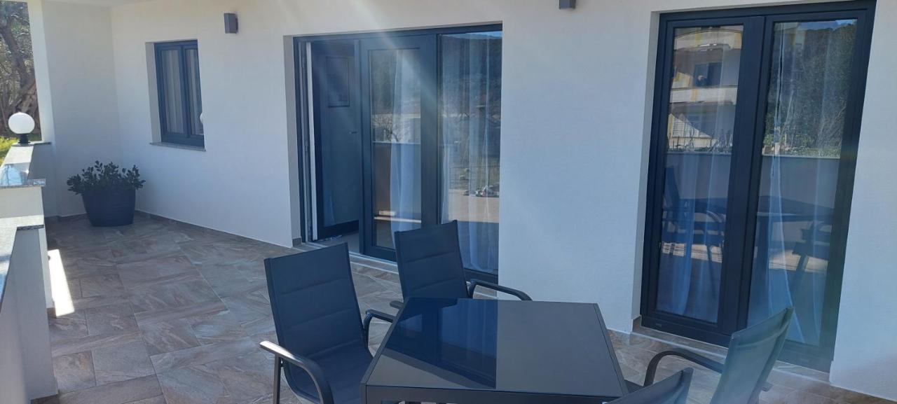 Holiday Apartments Cecilija ซูเปทาร์สกา ดรากา ภายนอก รูปภาพ