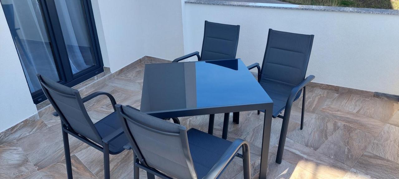 Holiday Apartments Cecilija ซูเปทาร์สกา ดรากา ภายนอก รูปภาพ