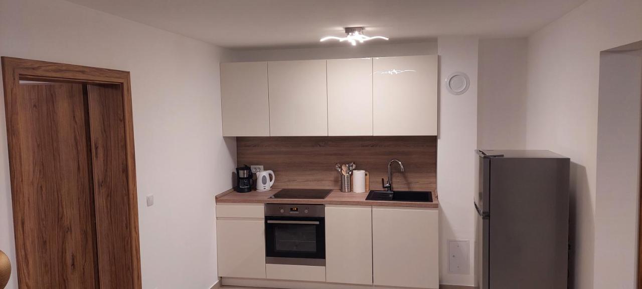 Holiday Apartments Cecilija ซูเปทาร์สกา ดรากา ภายนอก รูปภาพ