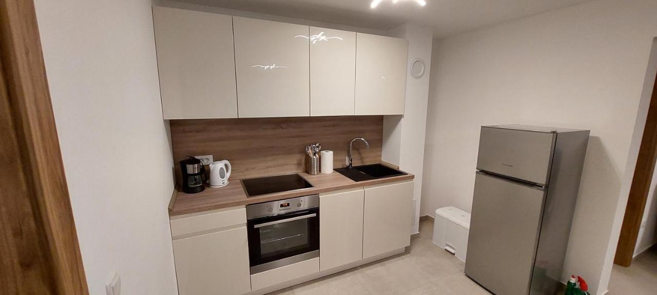 Holiday Apartments Cecilija ซูเปทาร์สกา ดรากา ภายนอก รูปภาพ