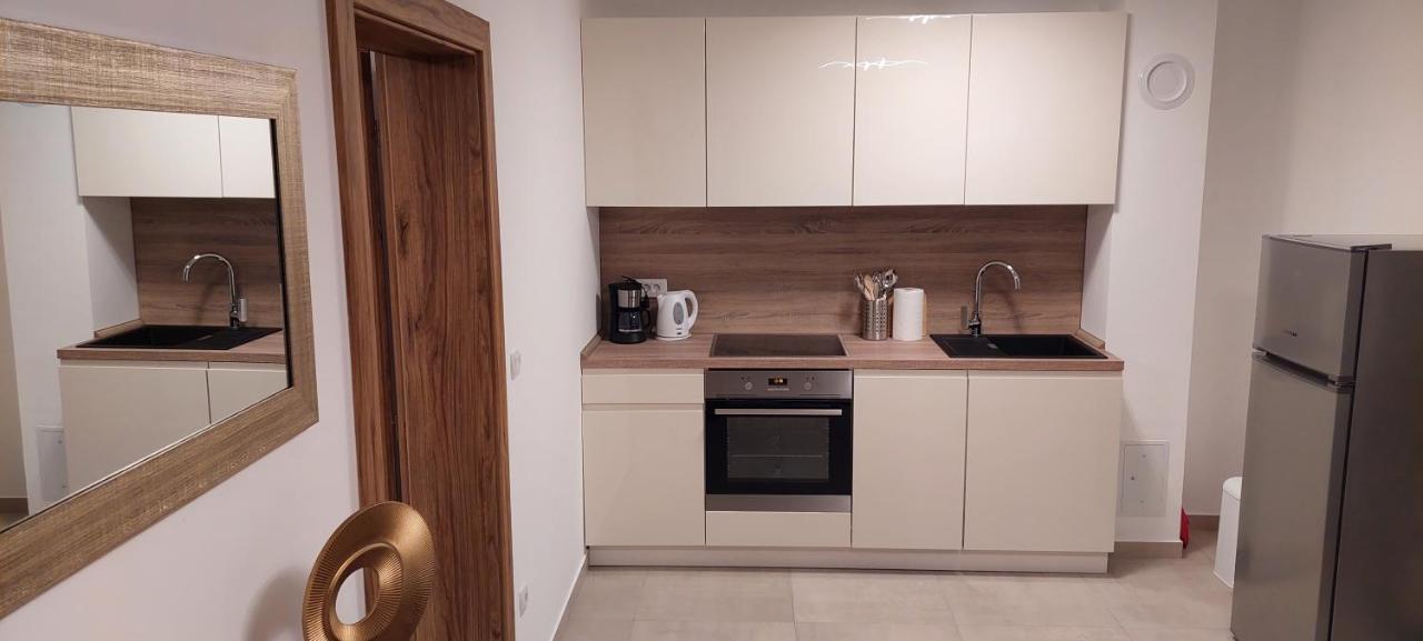 Holiday Apartments Cecilija ซูเปทาร์สกา ดรากา ภายนอก รูปภาพ