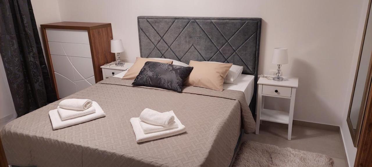 Holiday Apartments Cecilija ซูเปทาร์สกา ดรากา ภายนอก รูปภาพ