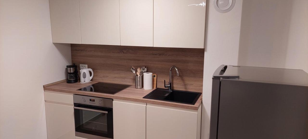Holiday Apartments Cecilija ซูเปทาร์สกา ดรากา ภายนอก รูปภาพ
