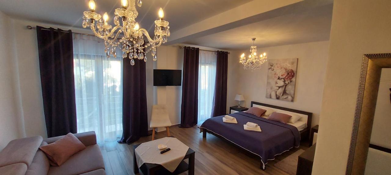 Holiday Apartments Cecilija ซูเปทาร์สกา ดรากา ภายนอก รูปภาพ