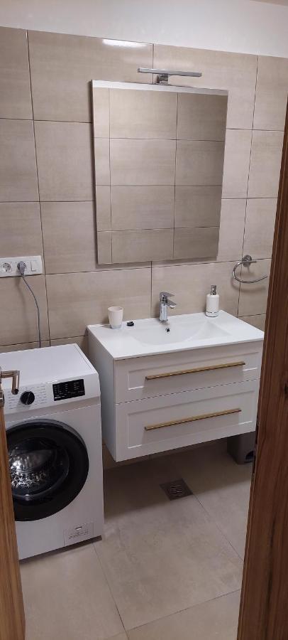 Holiday Apartments Cecilija ซูเปทาร์สกา ดรากา ภายนอก รูปภาพ